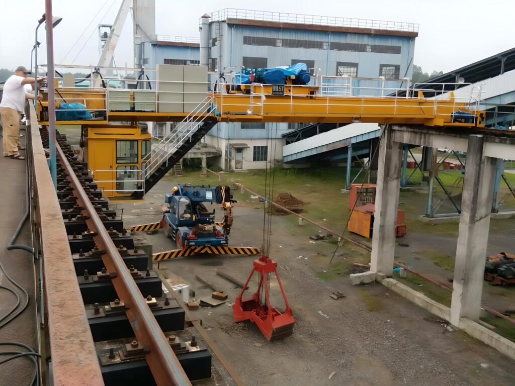 5/5噸10/10噸16/16噸抓斗、電磁兩用橋式起重機主要技術(shù)參數(shù)